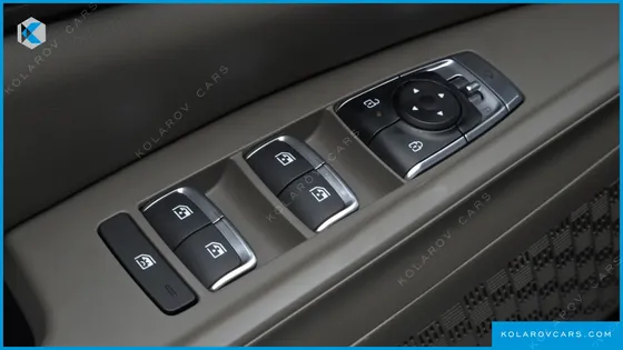 KIA CARNIVAL HEV 7SEATER OUTDOOR NOBLESS