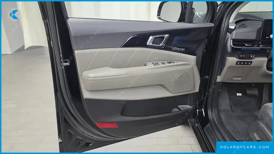 KIA CARNIVAL HEV 9SEATER SIGNATURE