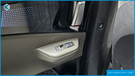 KIA CARNIVAL 9-SEATER SIGNATURE