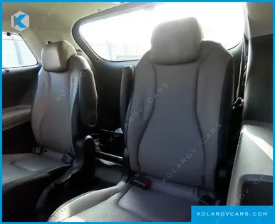 KIA CARNIVAL DIESEL 9-SEATER SIGNATURE
