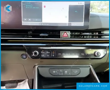 KIA CARNIVAL DIESEL 9-SEATER SIGNATURE