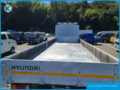 HYUNDAI MEGA TRUCK GOLD