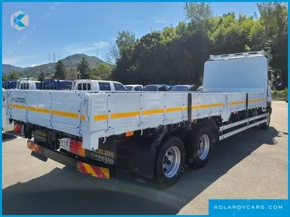 HYUNDAI MEGA TRUCK GOLD