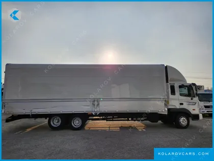 HYUNDAI MEGA TRUCK GOLD