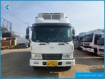 HYUNDAI MEGA TRUCK GOLD