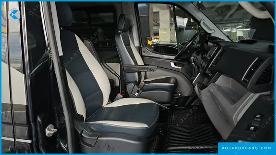 HYUNDAI SOLATI 15-SEATER