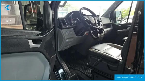 HYUNDAI SOLATI 15-SEATER
