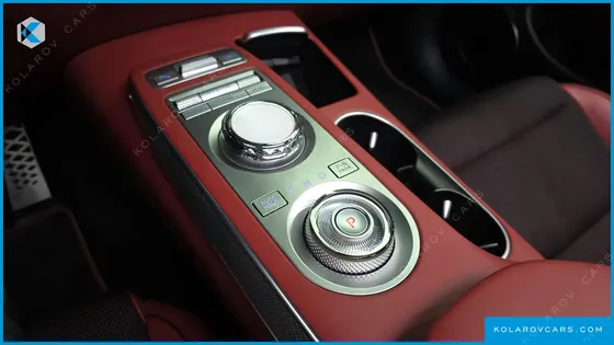 GENESIS GV70 2.5T GASOLINE 2WD