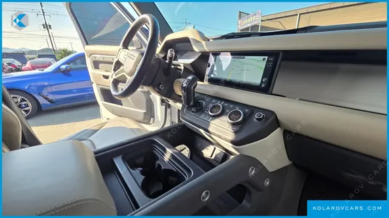 LAND ROVER DEFENDER 110 D300 HSE
