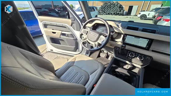 LAND ROVER DEFENDER 110 D300 HSE