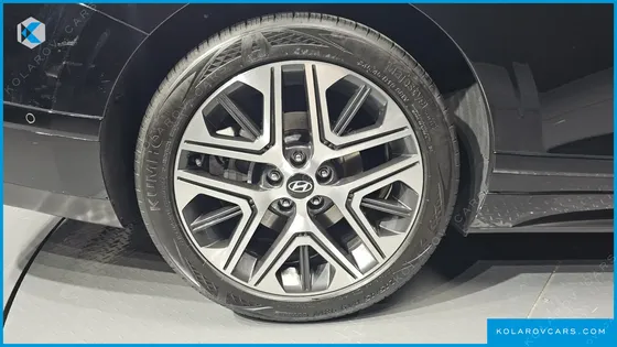 HYUNDAI GRANDEUR 2,5 GASOLINE 2WD