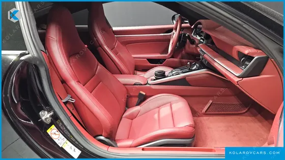 PORSCHE 911 CARRERA 4 GTS