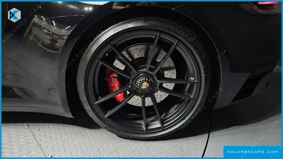 PORSCHE 911 CARRERA 4 GTS