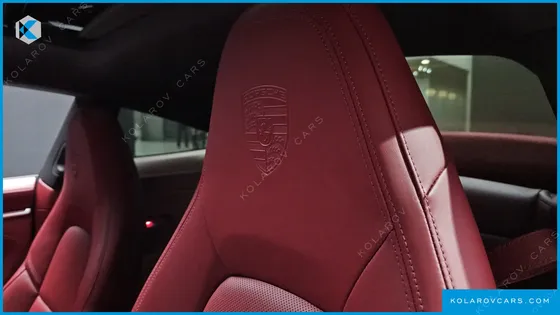 PORSCHE 911 CARRERA 4 GTS