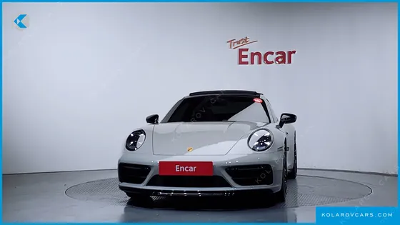 PORSCHE 911 CARRERA 4 GTS