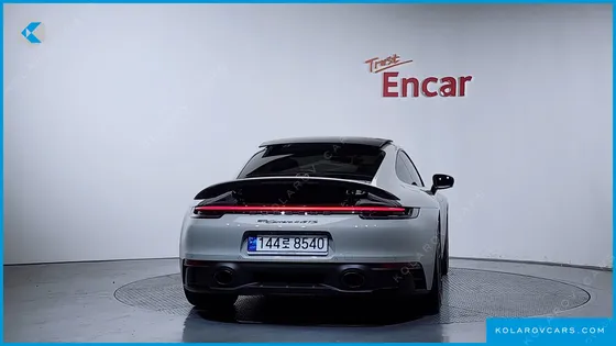 PORSCHE 911 CARRERA 4 GTS