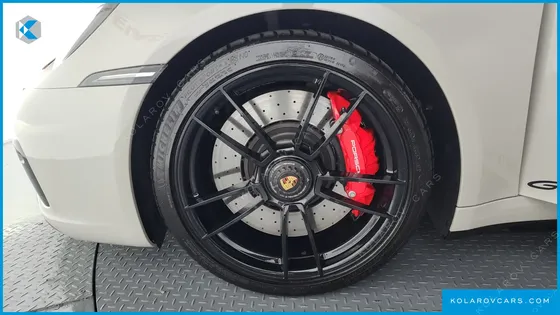 PORSCHE 911 CARRERA 4 GTS