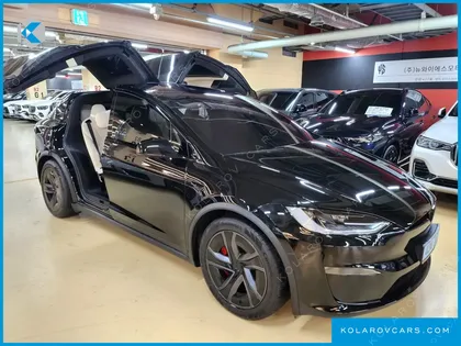 TESLA MODEL X PLAID