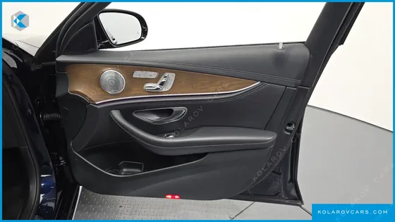 MERCEDES E-CLASS E300 4MATIC EXCLUSIVE