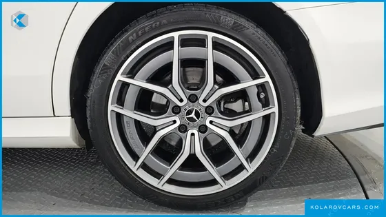 MERCEDES E-CLASS E220D 4MATIC AMG LINE
