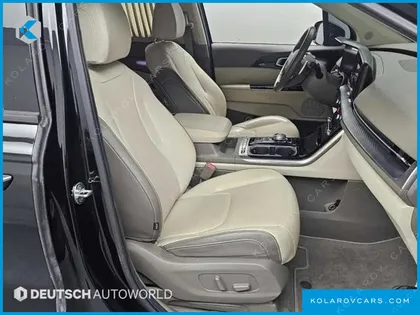 KIA CARNIVAL GASOLINE 7-SEATER HI-LIMOUSINE