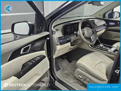 KIA CARNIVAL GASOLINE 7-SEATER HI-LIMOUSINE