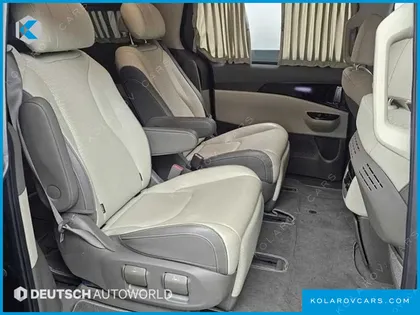 KIA CARNIVAL GASOLINE 7-SEATER HI-LIMOUSINE