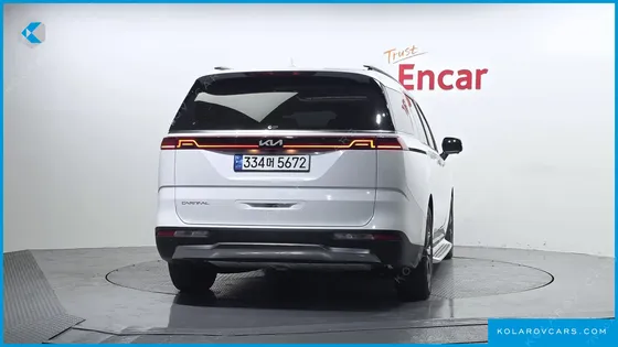 KIA CARNIVAL DIESEL 9-SEATER SIGNATURE