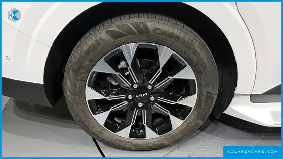 KIA CARNIVAL DIESEL 9-SEATER SIGNATURE