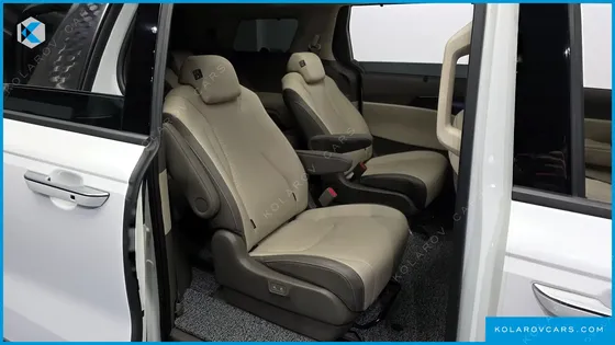 KIA CARNIVAL DIESEL 9-SEATER SIGNATURE