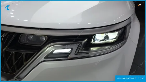 KIA CARNIVAL DIESEL 9-SEATER SIGNATURE