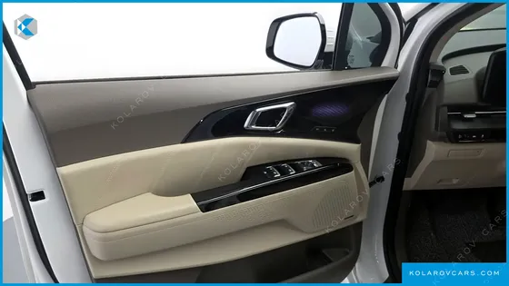 KIA CARNIVAL DIESEL 9-SEATER SIGNATURE