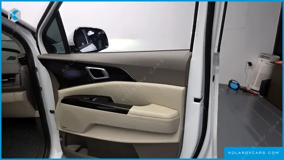KIA CARNIVAL DIESEL 9-SEATER SIGNATURE