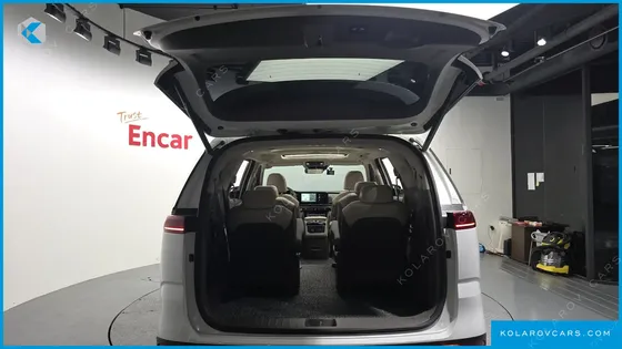 KIA CARNIVAL DIESEL 9-SEATER SIGNATURE
