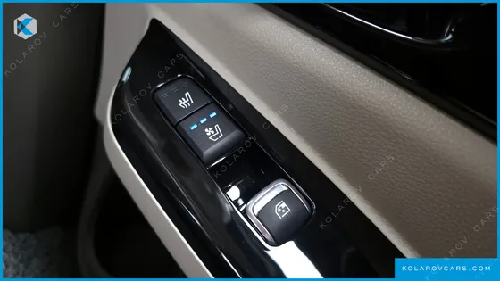 KIA CARNIVAL DIESEL 9-SEATER SIGNATURE