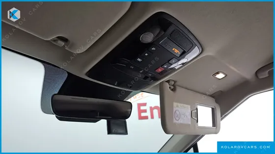 KIA CARNIVAL GASOLINE 7-SEATER SIGNATURE