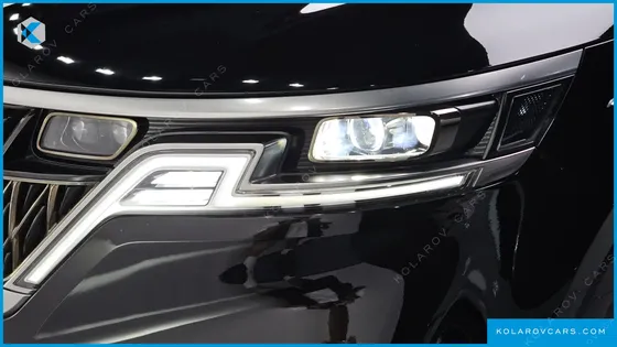 KIA CARNIVAL GASOLINE 7-SEATER SIGNATURE
