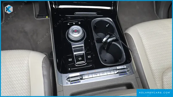 KIA CARNIVAL DIESEL 9-SEATER SIGNATURE