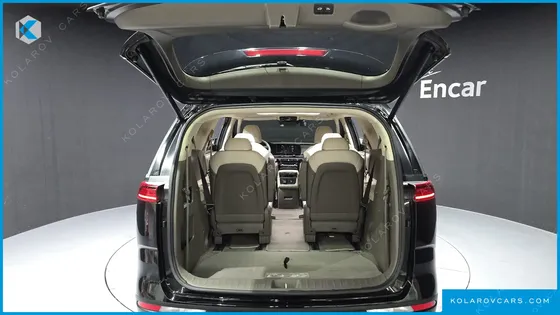 KIA CARNIVAL DIESEL 9-SEATER SIGNATURE