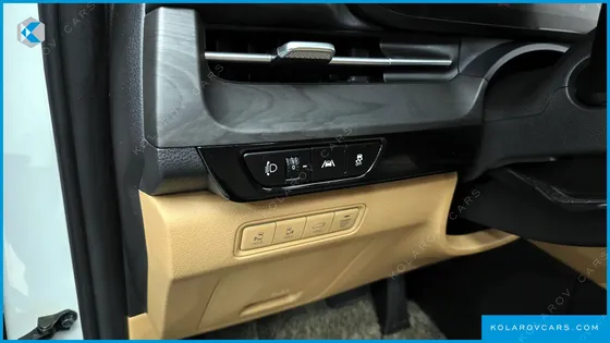 KIA CARNIVAL DIESEL 7-SEATER NOBLESSE
