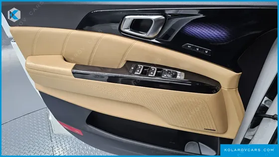 KIA CARNIVAL GASOLINE 7-SEATER SIGNATURE