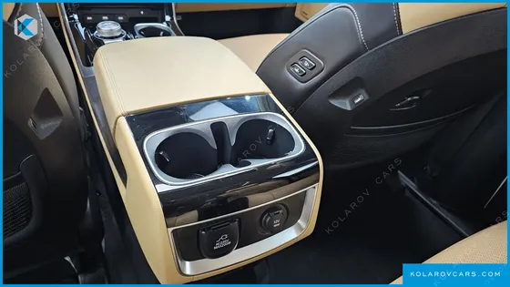 KIA CARNIVAL GASOLINE 7-SEATER SIGNATURE