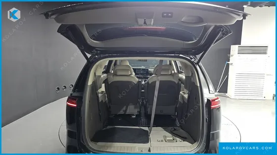 KIA CARNIVAL DIESEL 7-SEATER SIGNATURE