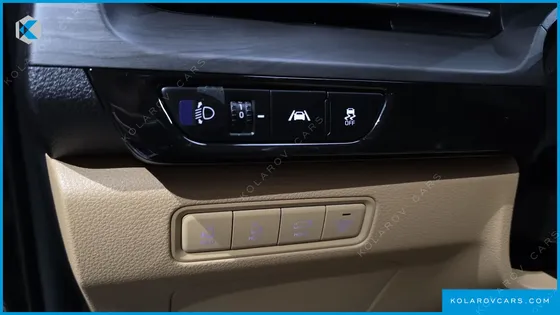 KIA CARNIVAL GASOLINE 7-SEATER SIGNATURE