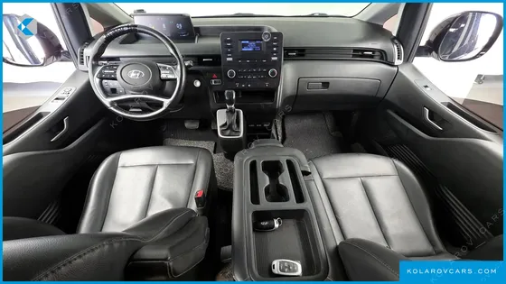 HYUNDAI STARIA TOURER 9-SEATER