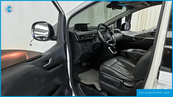 HYUNDAI STARIA TOURER 9-SEATER