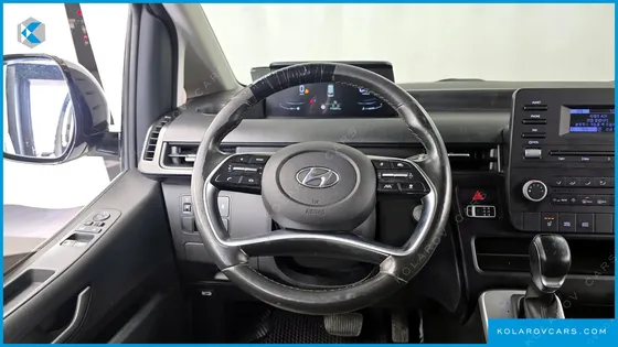 HYUNDAI STARIA TOURER 9-SEATER