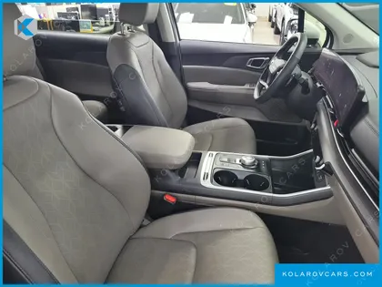 KIA CARNIVAL DIESEL 9-SEATER PRESTIGE