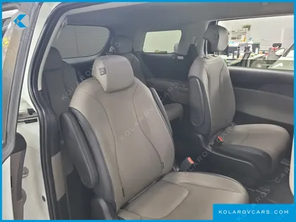 KIA CARNIVAL DIESEL 9-SEATER PRESTIGE
