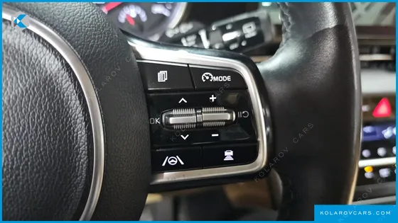 KIA CARNIVAL DIESEL 9-SEATER PRESTIGE